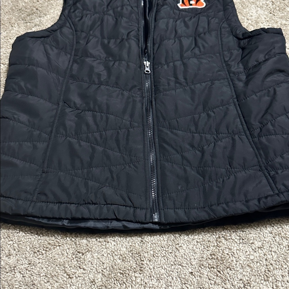 Cincinnati Bengals Women’s Black Puffer Vest XL NFL Football - Picture 4 of 7